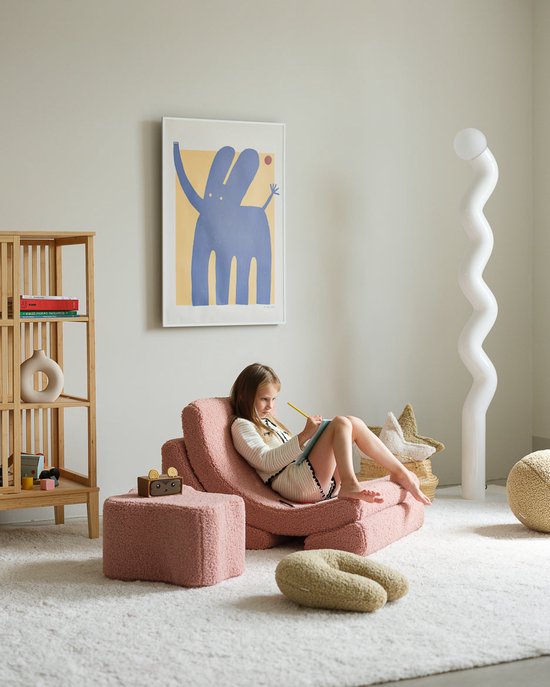 Wigiwama Teddy Moon Chair / Fauteuil - 80x65x55cm - Guava Pink van Wigiwama — afbeelding 3
