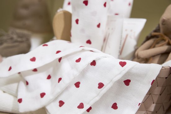 Meyco Baby Sweet Heart swaddle - 2-pack - hydrofiel - red - 120x120cm van Meyco — afbeelding 3
