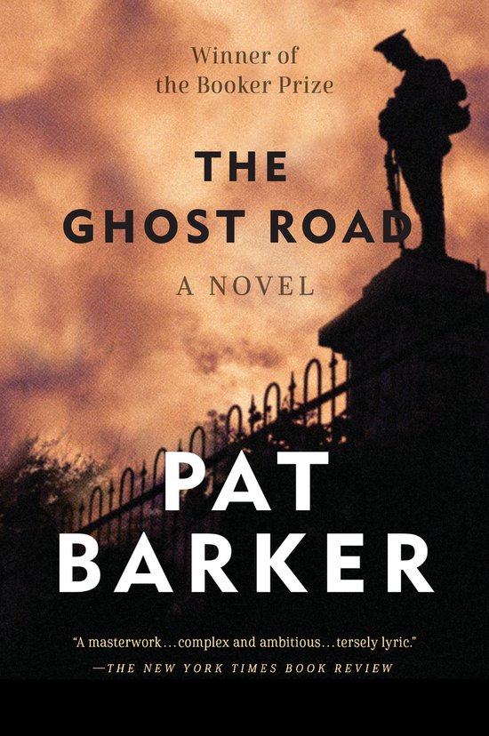 Couverture du livre "The Ghost Road" avec une sculpture de soldat.
