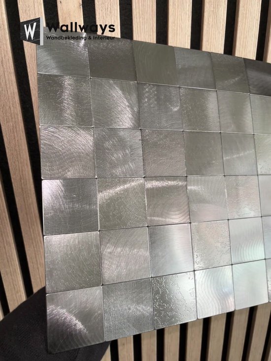 Wallways Wandpanelen - Plaktegels - Set van 5 Tegels - Tegelsticker - Zelfklevende Tegels - 4MM dik - Aluminium toplaag - Waterdicht - Krasbestendig - Hittebestendig - 3M Kleeflaag - Geborsteld Zwart
