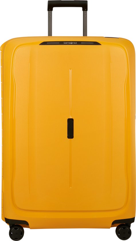 Gele Samsonite koffer met uitschuifbaar handvat en wielen.