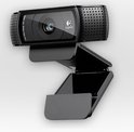 Webcam Logitech C920 noire avec objectif Carl Zeiss Tessar HD 1080p.