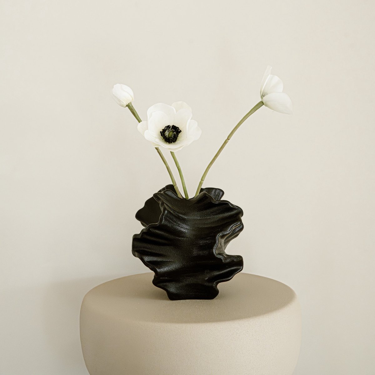 Indore Home - Coral vaas S - Vaas keramiek - Decoratieve accessoires - Zwart