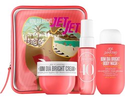 foto van Sol de Janeiro set - bath & Body - Douchgel - Bodylotion - Bodymist - Bom Dia Bright Jet Set