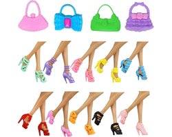 foto van Lynn’s accessoires voor modepop - Set van 10 paar schoenen en 4 handtassen - Geschikt voor Barbie pop - In Cadeauzakje