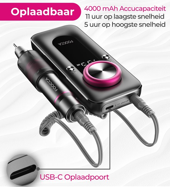 Oplaadbare zwarte FOOCCA nagelfrees met roze details, verbonden via USB-C.