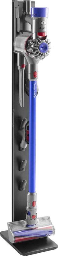 Blauwe steelstofzuiger met accessoires op een zwarte standaard.
