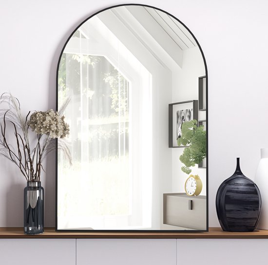 CASSILANDO Gebogen Wandspiegel 50x75 Cm Zwart - Moderne Badkamerspiegel Met Metalen Frame