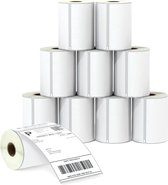 Tien rollen witte verzendetiketten van 104 x 159 mm, opgestapeld in een piramidevorm. Eén rol aan de voorkant heeft een deel van een adres en 'USPS TRACKING'.
