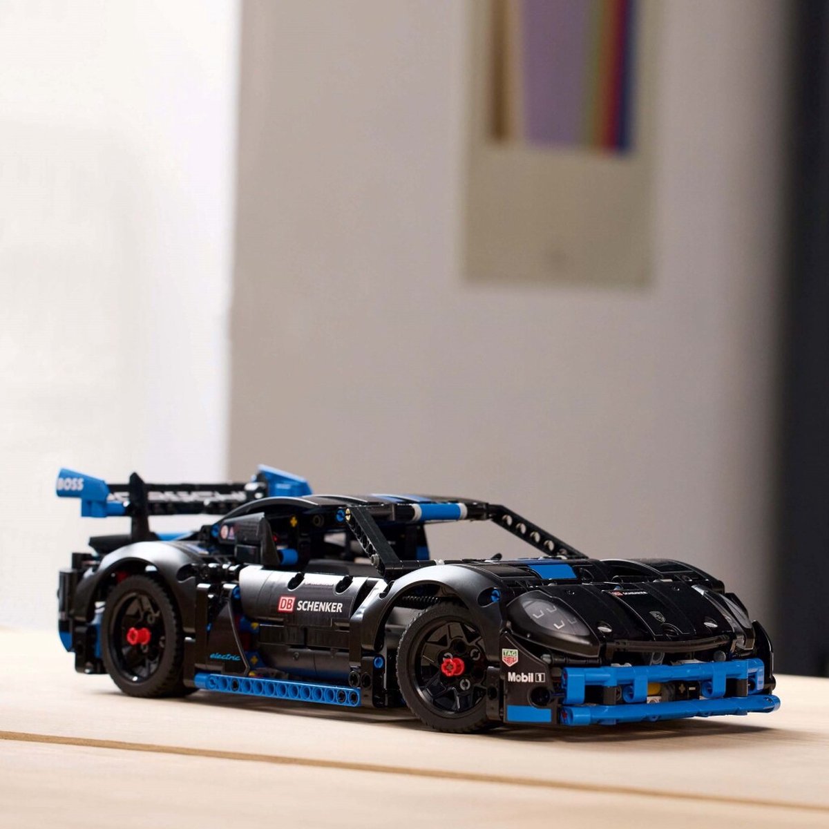 LEGO Technic Porsche GT4 e-Performance racewagen 42176 — afbeelding 19
