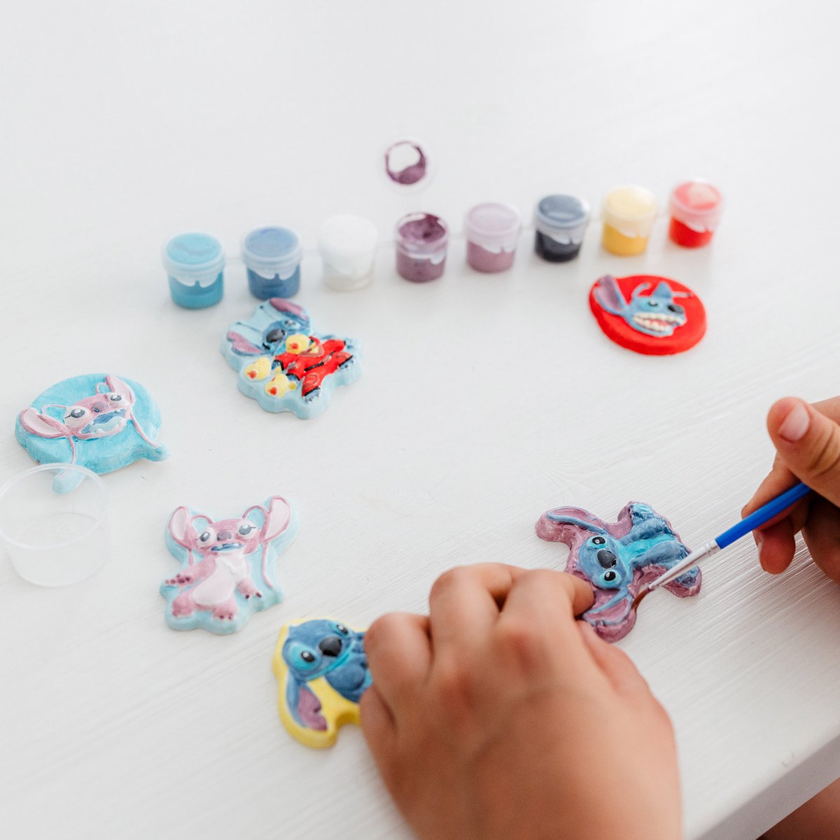 Disney Stitch Totum 2 in 1 knutselset armbandjes maken en gips gieten en schilderen - cadeautip knutselen creatief speelgoed meisjes en jongens Lilo & Stitch — afbeelding 7