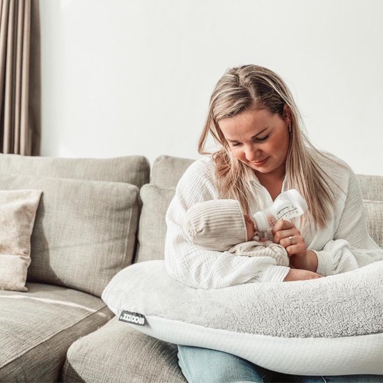 Snoozzz Zwangerschapskussen Zijslaapkussen Lichaamskussen Premium kwaliteit - 185 cm - microparel vulling - luxe draagtas - Zachte teddy met katoen en wafel - Wafel Teddy Sand van SNOO — afbeelding 2
