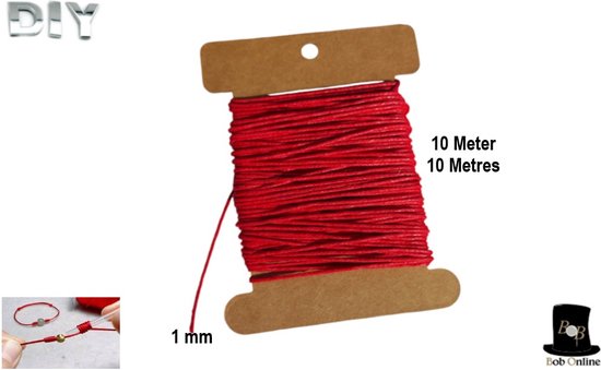 Rood katoenen waxkoord op een kartonnen spoel, met een lengte van 10 meter en een dikte van 1 mm.
