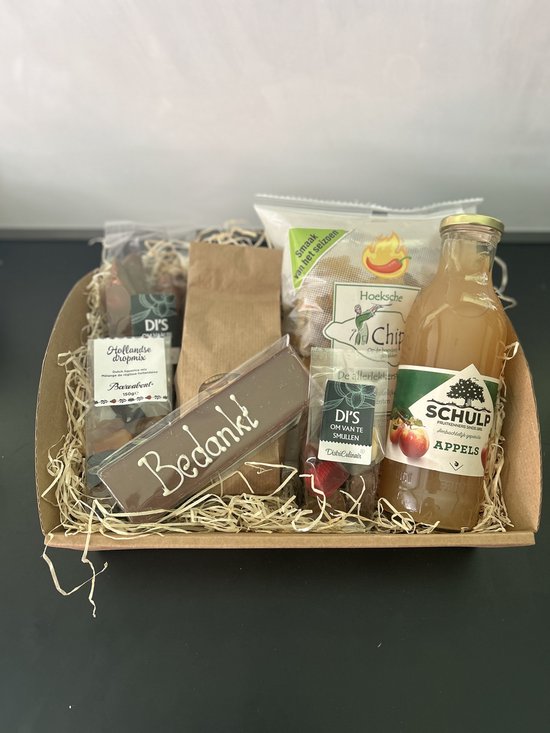 Foto: Bedankt pakket geschenkpakket relatie geschenk kado pakket cadeau pakket verjaardag bakken koken eten en drinken kerstpakketten