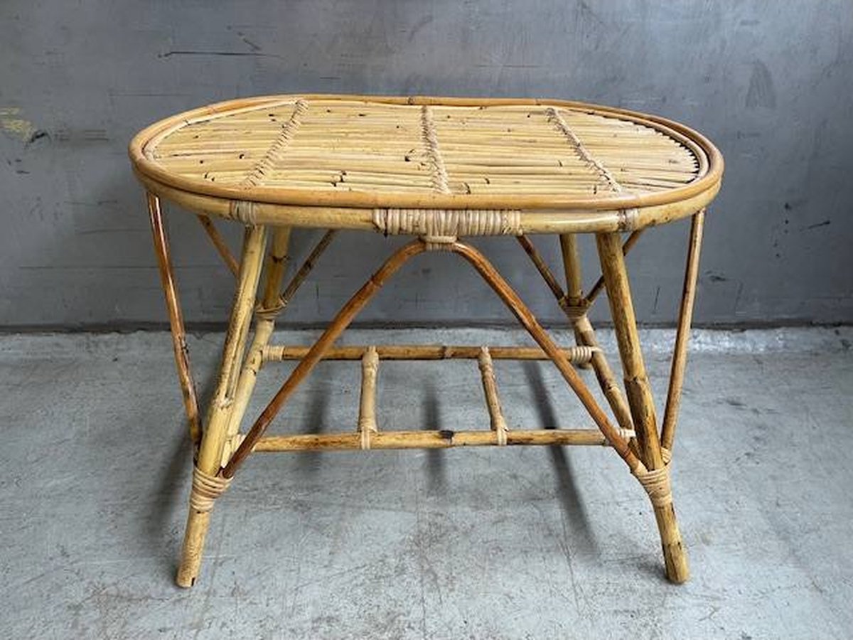 Table rotan Flower
