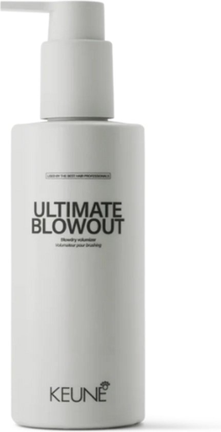 Witte pompflacon Keune ULTIMATE BLOWOUT voor volume en glans. Tekst 'USED BY THE BEST HAIR PROFESSIONALS'.