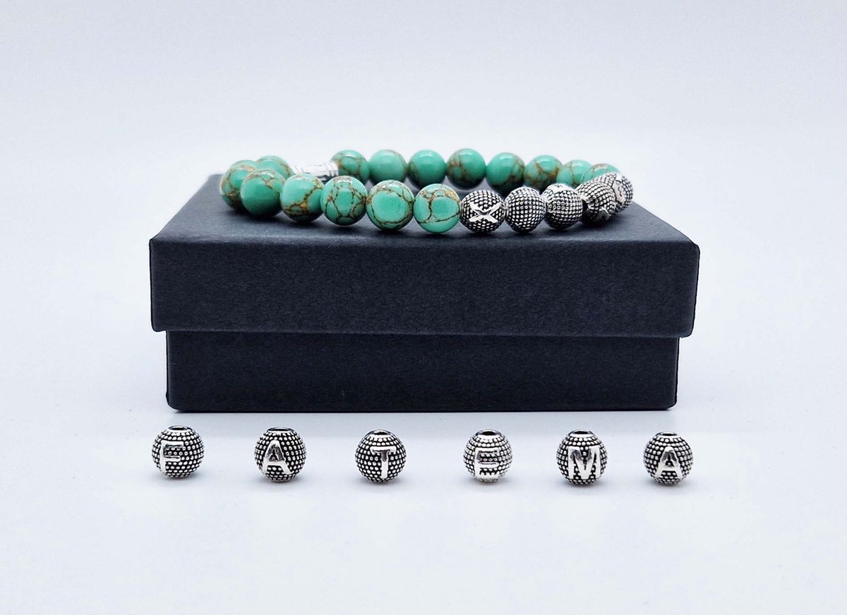 Handgemaakte Natuurstenen armband met metaal naam "Groen howliet gesponnen goud" - Met je naam of de naam van uw geliefde- 8 mm diameter van de korrel- Diameter armband 20 cm - Een mooi cadeau voor familie en vrienden
