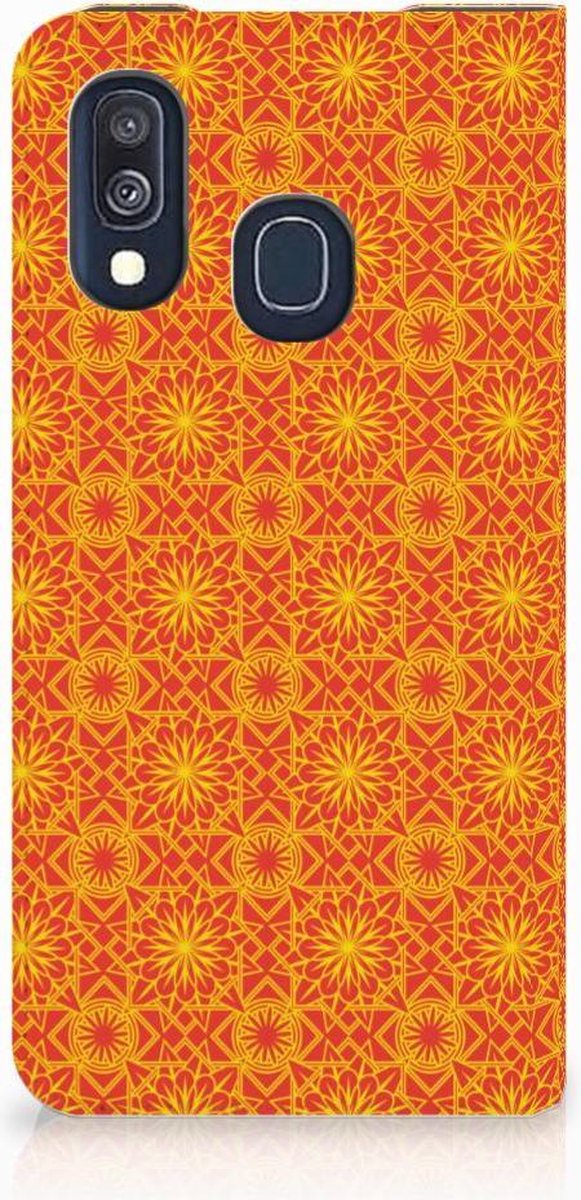 Samsung Galaxy A40 Hoesje met Magneet Batik Oranje