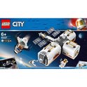 Doos van LEGO City Lunar Space Station 60227 met de ruimte-eenheid en astronauten.