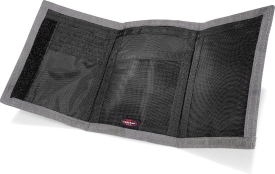 Portefeuille Eastpak gris, ouvert, avec compartiments.