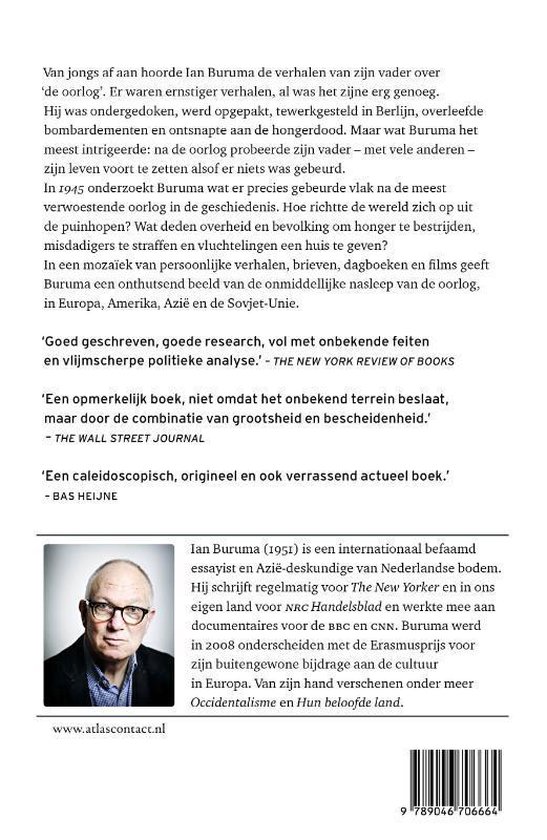 Achterkant van het boek '1945 Biografie van een Jaar'. Bevat tekst over de inhoud en een portretfoto van de auteur Ian Buruma.