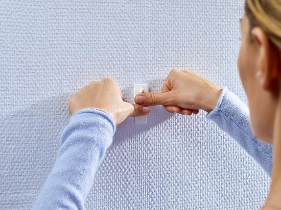 Tesa - 77772 - Clou adhésif pour papier peint et plâtre - jusqu'à 0.5kg - 13mm - transparent - 2 pièces