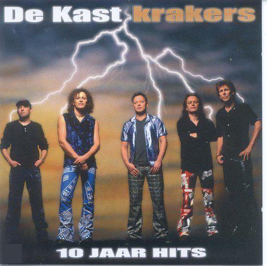 Vijf mannen staan voor een bliksemende hemel. De tekst 'De Kast krakers' en '10 Jaar Hits' staan erop.