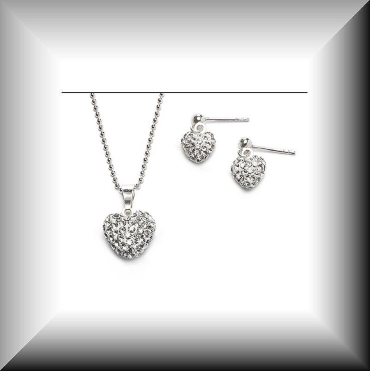 Schitterend collier, hanger en oorstekers met hartjes