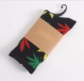Wiet sokken - Cannabis sokken -  Hemp Leaf Socks - Skate sokken - Rasta sokken – Hennep sokken – Wietsokken - Wiet Grinder - Sokken - Feest Sokken - Zwart/Rood/Geel/Groen