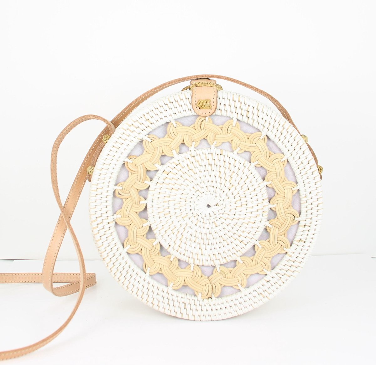 DUA wit gevlochten ronde rieten rotan bali tas white braided round bag