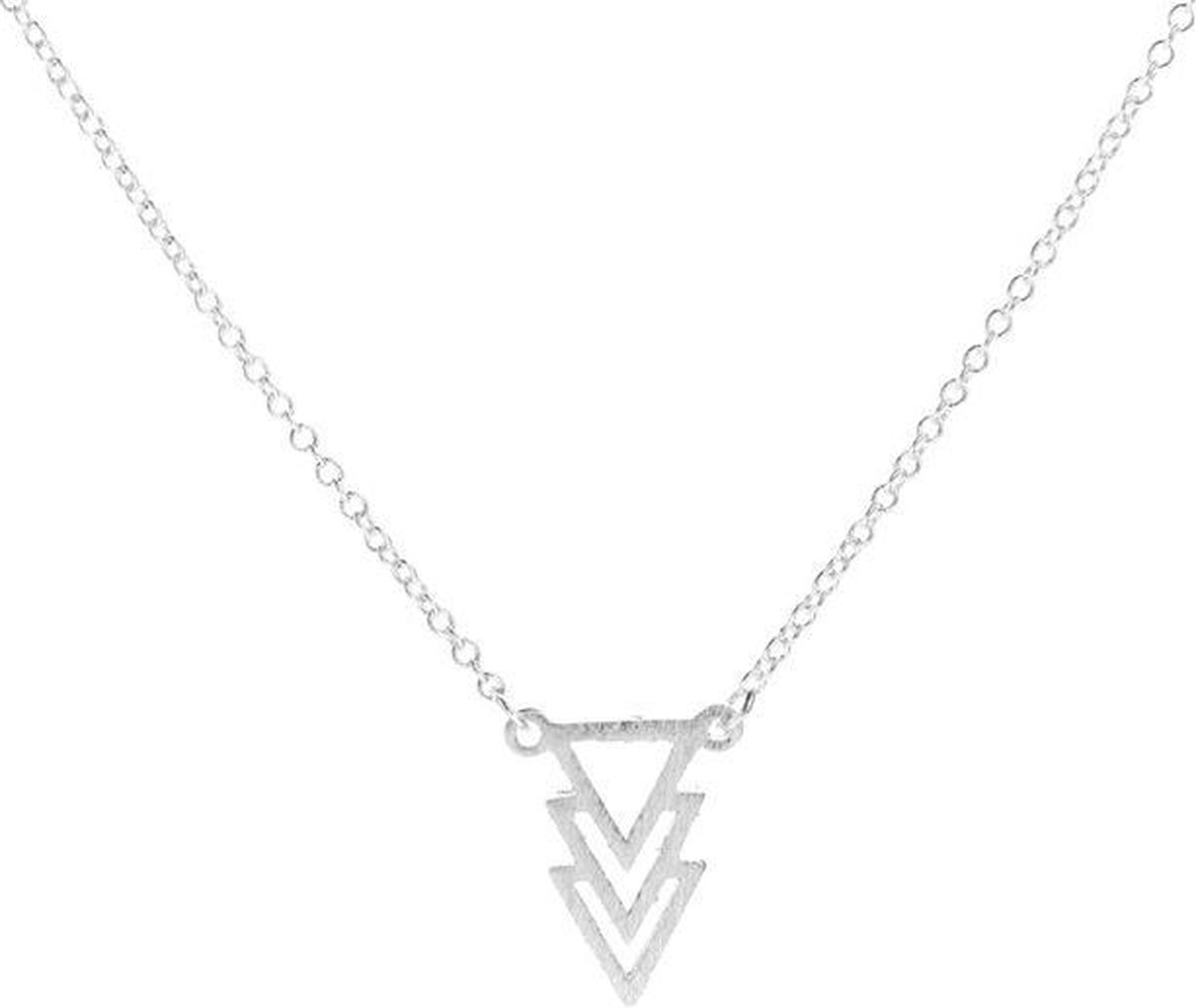 24/7 Jewelry Collection Driehoek Ketting - Drie Driehoeken - Geborsteld - Zilverkleurig