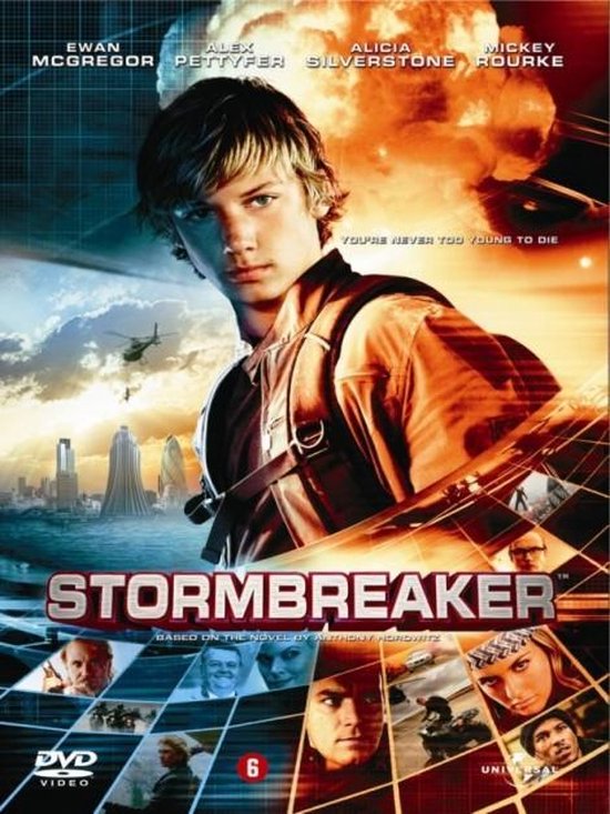 Poster voor de film Stormbreaker met Alex Pettyfer in de hoofdrol, met op de achtergrond een explosie en futuristische gebouwen.