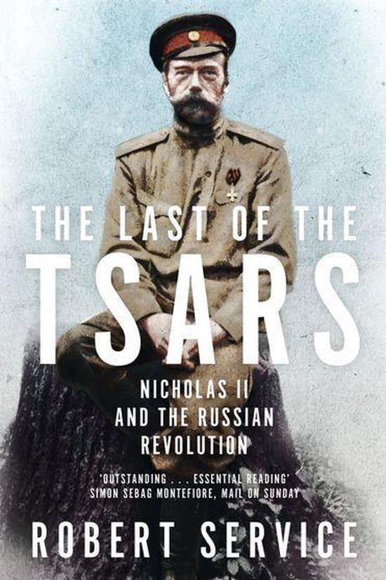 Boek "The Last of the Tsars" met een portret van Nicolaas II in uniform.