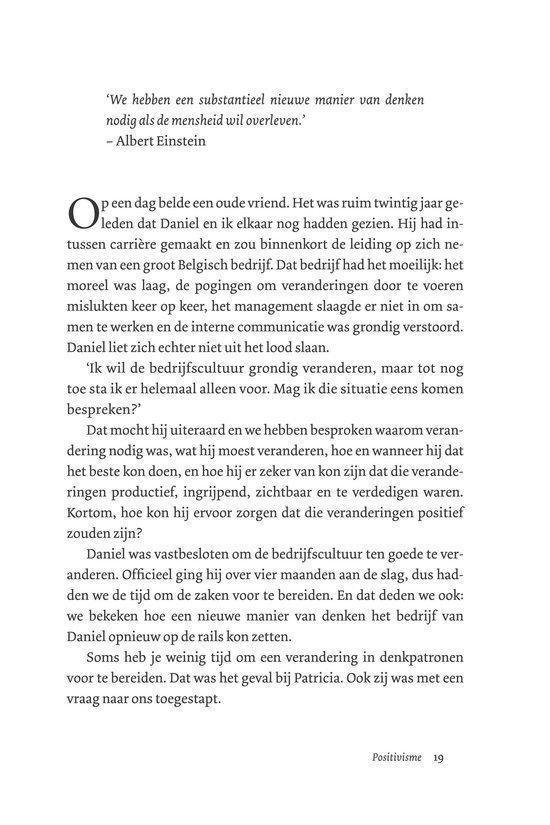 Pagina uit 'Positief' met een citaat van Albert Einstein en tekst over veranderingen.