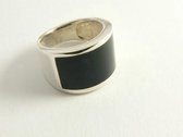 Zilveren ring met onyx - maat 17