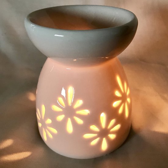 Brûleur à Parfum En Céramique 50 Ml - Pour Bougies Et Huiles, Design Creux, Ambiance Relaxante (9x7x7 Cm)