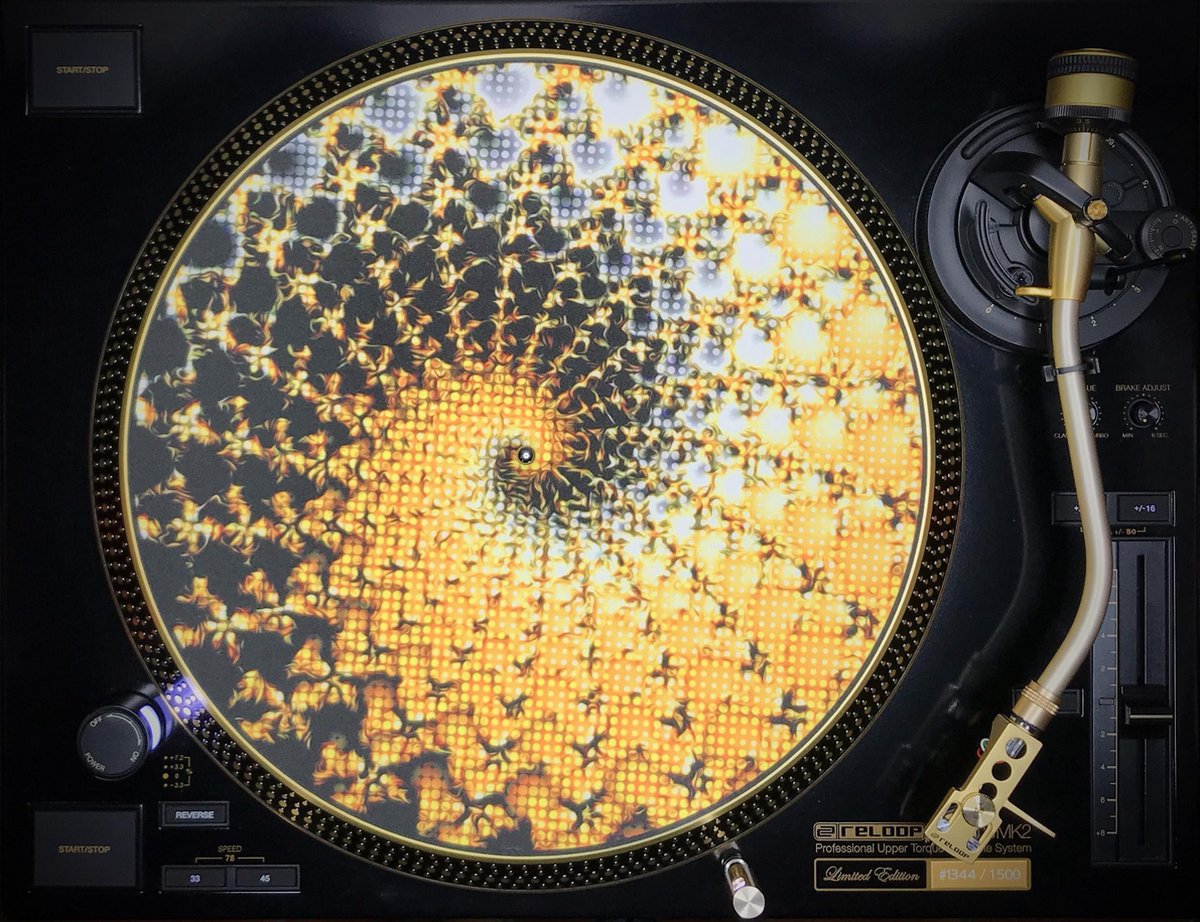 Animated Turntable Slipmat “Fire Fractal”