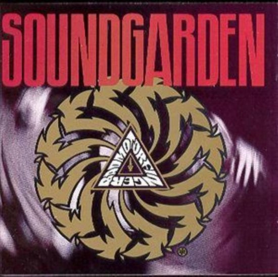 Soundgarden - Bad Motor Finger CD hoes, met rode tekst en gouden en zwarte cirkel met driehoek.