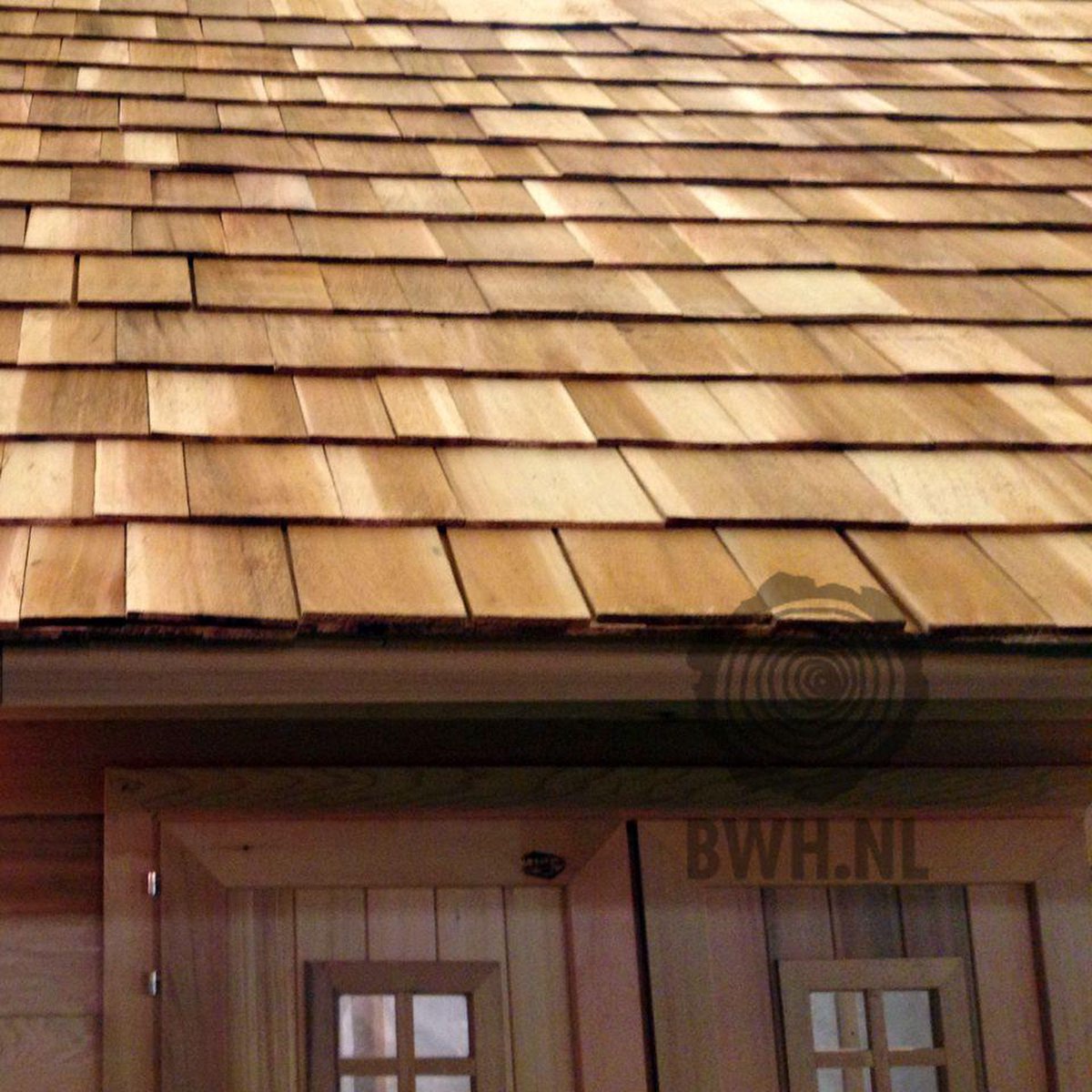 Onverenigbaar breedte knijpen Red cedar Houten Dakpannen voor dak (3 laags) - Set WRC shingles per 2.33  m2 | bol.com