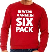 Ik werk aan mijn SIX Pack tekst sweater rood M