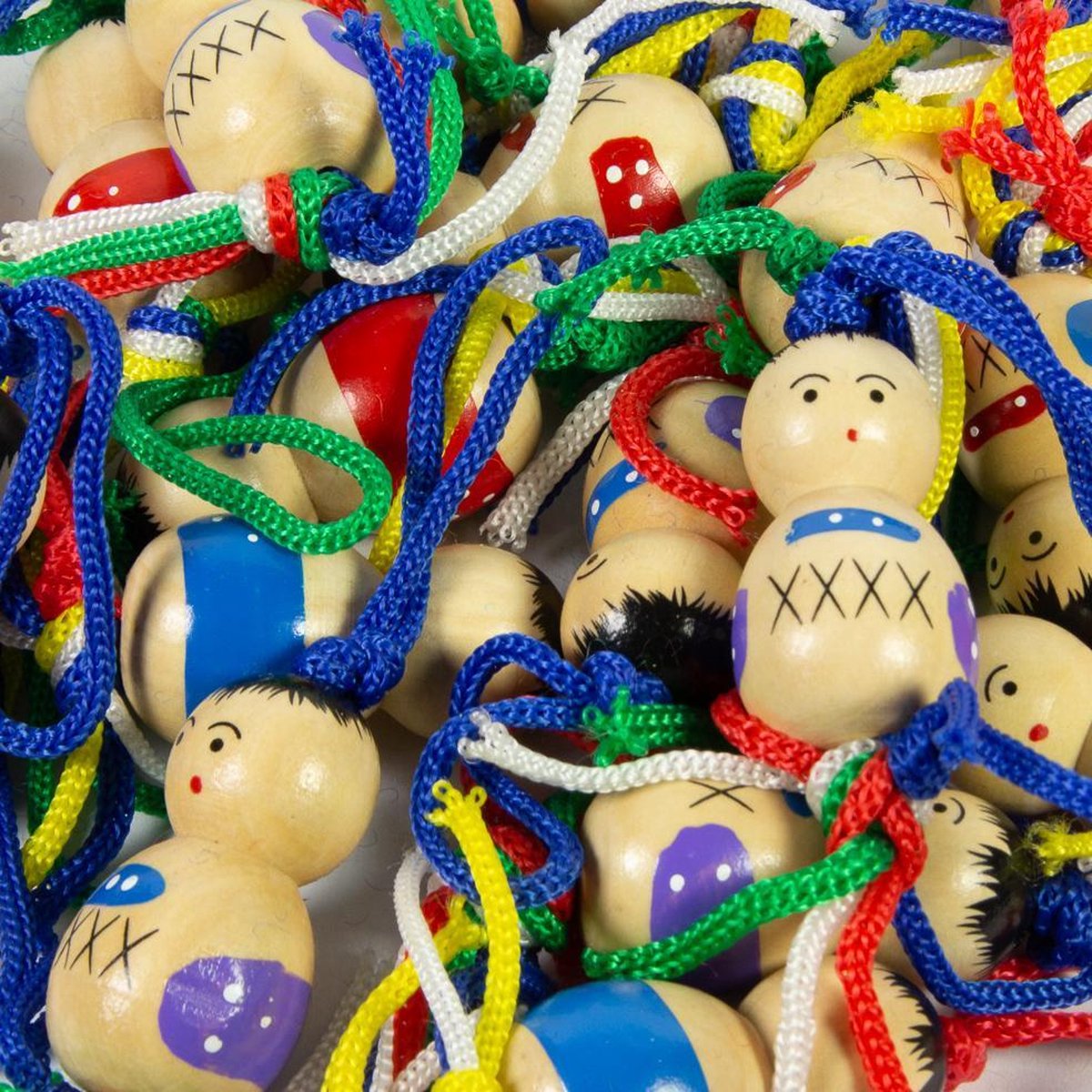 Kadopapier.net Gelukspoppetje XL - Houten poppetje in assorti kleuren - 10 stuks