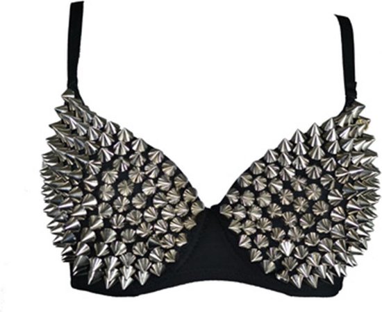 Zwarte beha versierd met zilverkleurige kegelvormige studs op de cups.