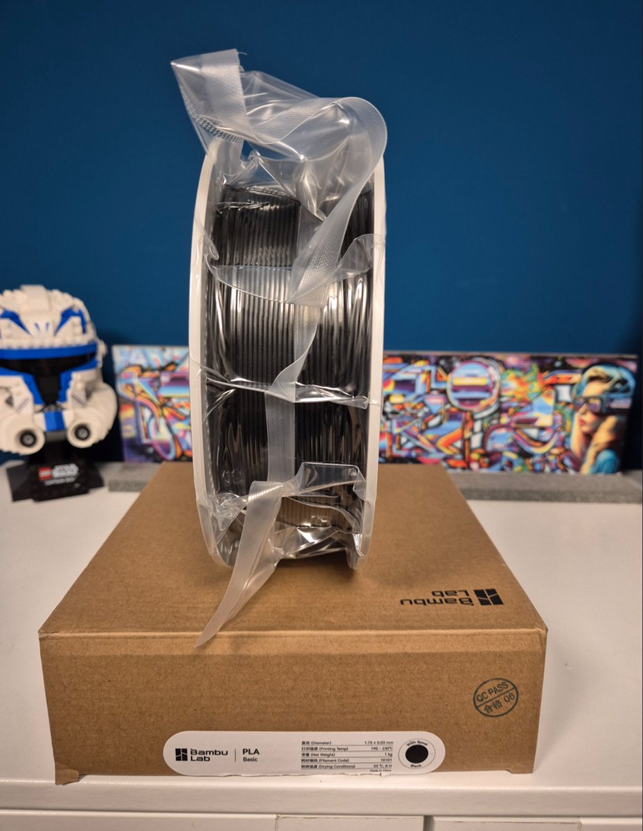 Bambu Lab PLA Basic Filament met Spoel – 1kg – Zwart — afbeelding 1