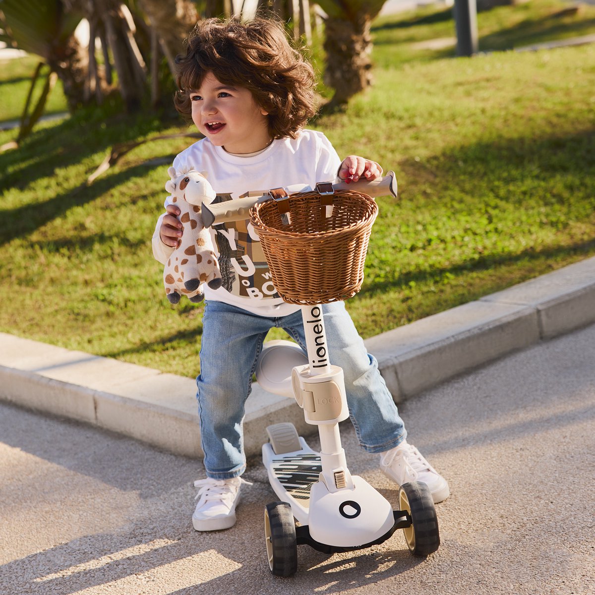Lionelo Franky Kinderstep 2in1 - LED - 3 wielen - tot 50kg - Fiets en scooter 2in1 - Grote verlichte wielen  - Speelgoedmandje — afbeelding 4