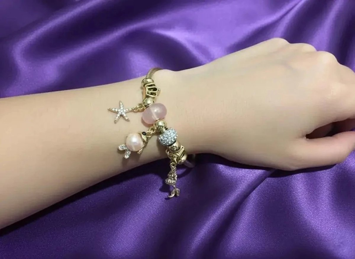Dorvina 316L Roestvrij Staal Gedraaid Draad Armband Zirkonia Goudkleurig Pembe Denizkizi met Bedel Armband