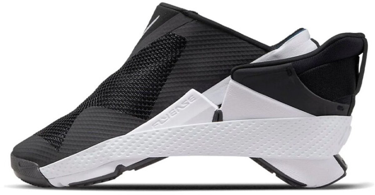 Nike Go FlyEase Damesschoenen die makkelijk aan en uit te trekken zijn Zwart
