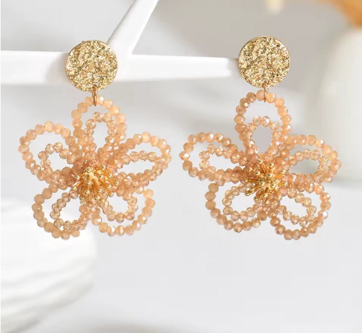 Gouden oorbellen flower champagne - kralen oorbellen