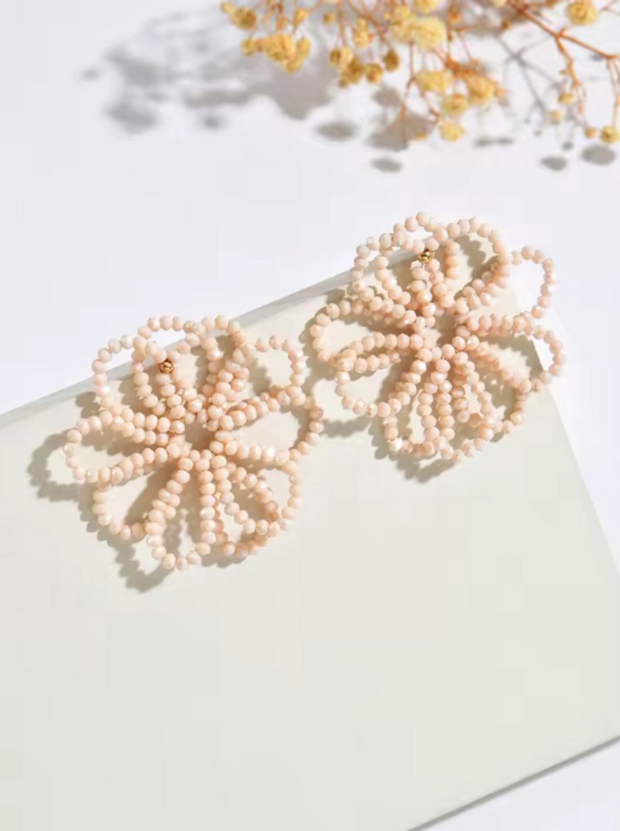 Oorbellen flower beige / light pink - kralen oorbellen