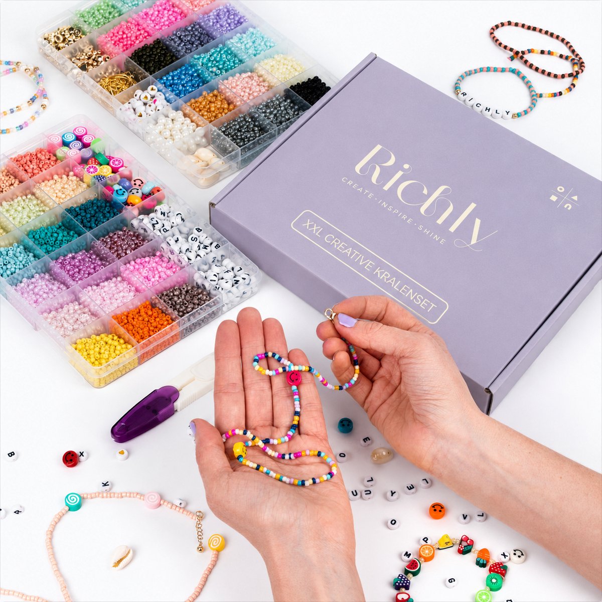 Richly® XXL Creative Kralen set - inclusief E-BOOK - sieraden armbandjes maken meisjes & dames - incl. letterkralen, smiley kralen, parels, bedels & polymeer kralen - kralenketting - kralendoos — afbeelding 6