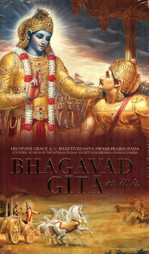 Boek 'Bhagavad Gita as it is' met een afbeelding van Krishna en Arjuna op een strijdwagen.